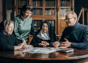 A Year At Kylemore Abbey on SBS and SBS on Demand S1E1