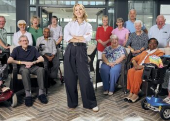 Rose Ayling Ellis: Old Hands New Tricks on SBS and SBS on Demand S1E1 and S1E2