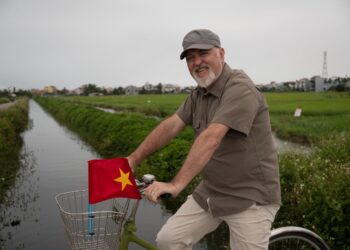 Bill Bailey's Vietnam on SBS and SBS on Demand S1E1