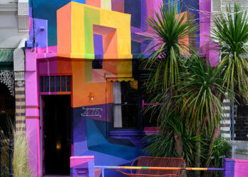 Grand Designs Transformations on ABC and ABC iview S2E1