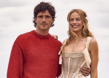 MOVIE | Wuthering Heights Margot Robbie and Jacob Elordi Sydney’s Bronte cliffs shoot