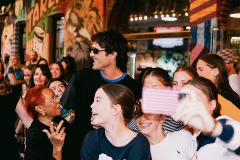 MOVIE | Wuthering Heights Margot Robbie and Jacob Elordi surprise fans at Valentine's Day screening