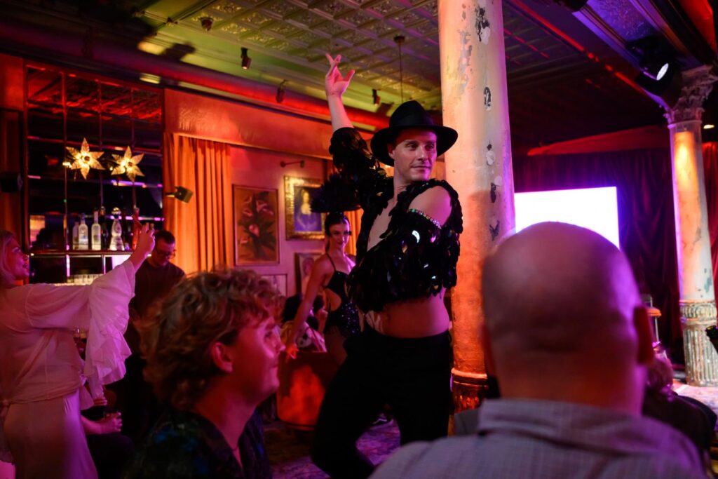 Hayu serves up cocktails & cabaret with Countess Luann de Lesseps