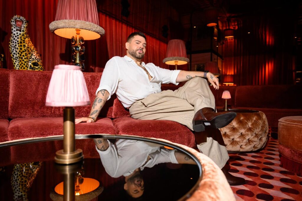 Hayu serves up cocktails & cabaret with Countess Luann de Lesseps