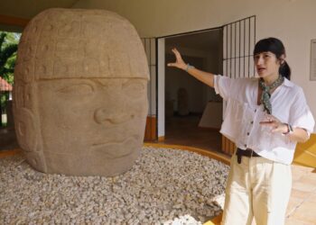 The Rise and Fall of the Maya on SBS and SBS on Demand S1E1 and S1E2