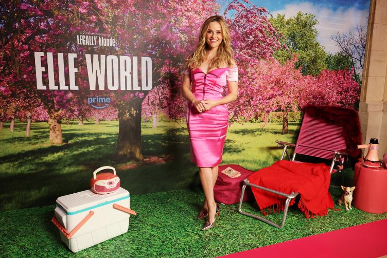 Reese Witherspoon reunites with the original Legally Blonde cast during the Elle World event in New York.