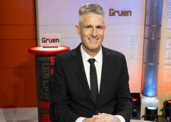 Wil Anderson hosts Gruen on ABC TV as the panel examines the week's biggest advertising campaigns.