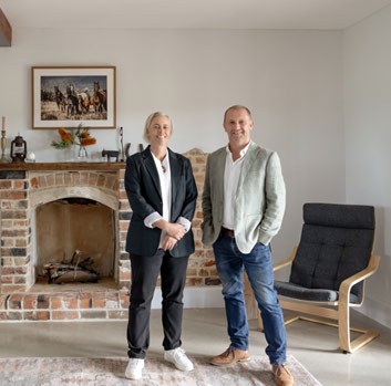 Anthony Burke and homeowner Kelly in Restoration Australia season 8 episode 6 on ABC.