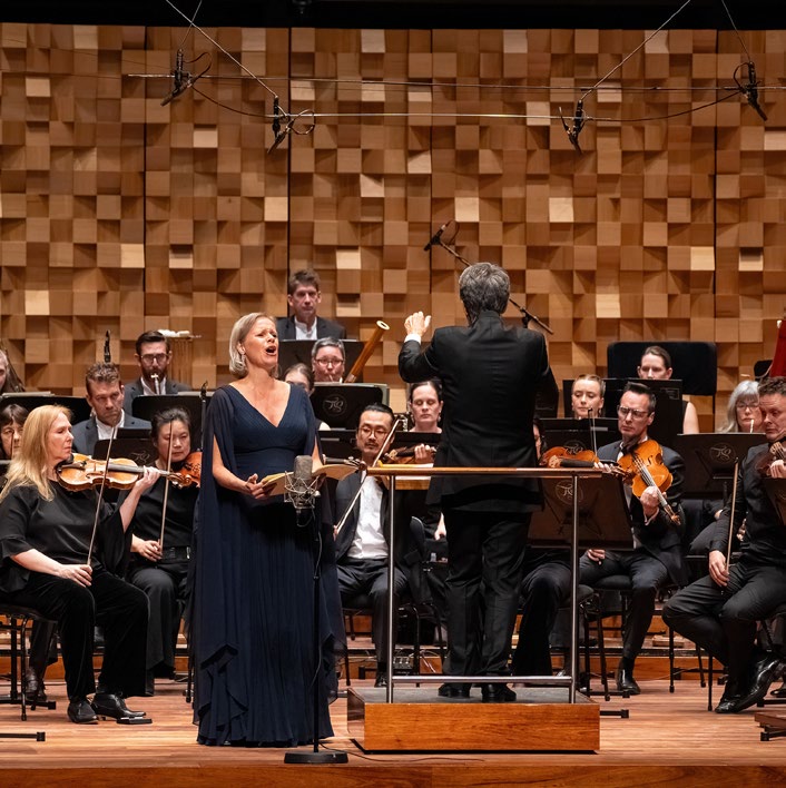 Front Row with Megan Burslem featuring the Tasmanian Symphony Orchestra performing Beethoven’s Fifth Symphony
