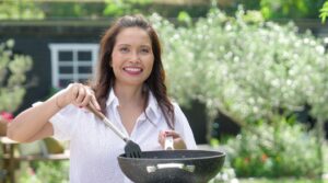 Johanna Griggs meets boxer Emma-Sue Greentree on Better Homes and Gardens
