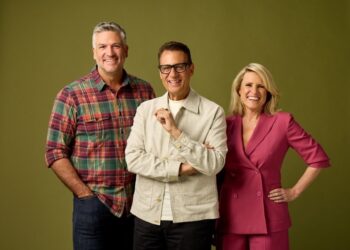 Dennis Scott, Andrew Winter and Wendy Moore for Inside Selling Houses Australia: New Beginnings