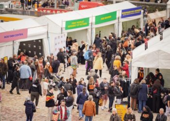 Crowds at the NAIDOC Week First Peoples Art and Design Market at Federation Square.