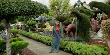 Better Homes and Gardens Topiary Wonderland with Melissa King