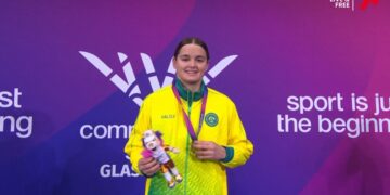 Iona Anderson after winning women's 100m backstroke gold at Glasgow 2026.