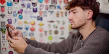 Dating Apps: The Inside Story on SBS 2: the business of modern romance is exposed