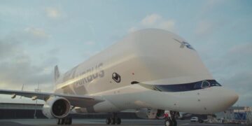 Record-Breaking Airliners featured image