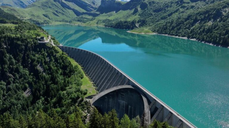 Record-Breaking Dams featured image