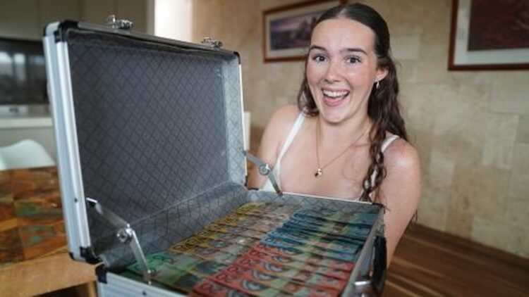 Teenage Boss: Next Level on ABC Family: Eva B takes charge of the family budget