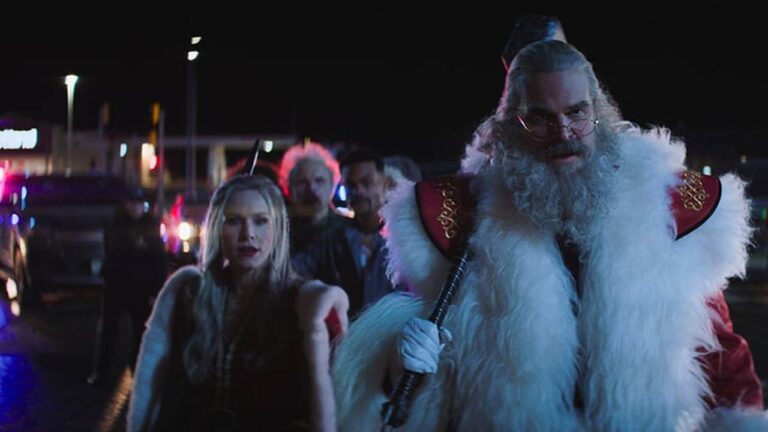 Kristen Bell as Mrs Claus and David Harbour as Santa in Violent Night 2