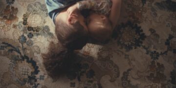Calida and her child in the Australian short documentary When The Ground Paused