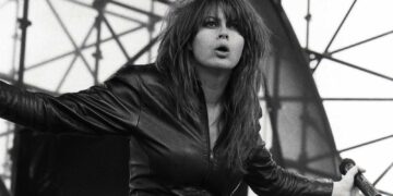 Chrissy Amphlett performing with Divinyls