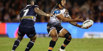 Wests Tigers v Brisbane Broncos NRL action on Kayo Sports