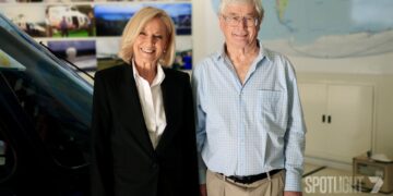 Liz Hayes and Dick Smith together for the 7NEWS Spotlight air safety investigation