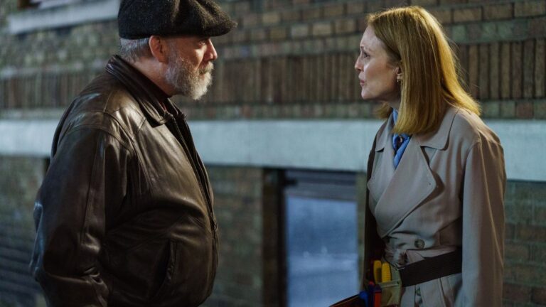 Paul Giamatti and Julianne Moore in The Debut