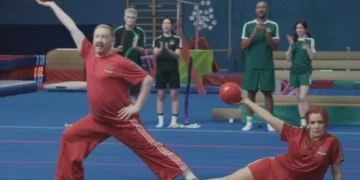 Class Clowns contestants take part in a gym challenge