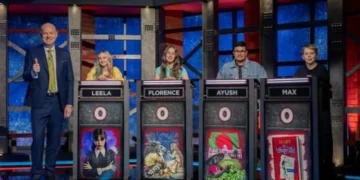 Tom Gleeson with four Hard Quiz Kids contestants