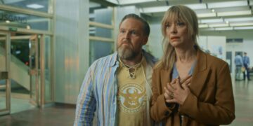 Axel Stein and Heike Makatsch in Where's Wanda? season two