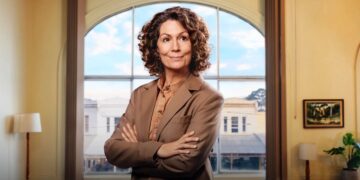 Kitty Flanagan as Helen Tudor-Fisk in Fisk