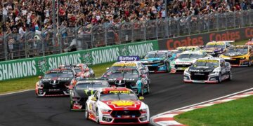 Supercars racing at Mount Panorama during the Bathurst 1000