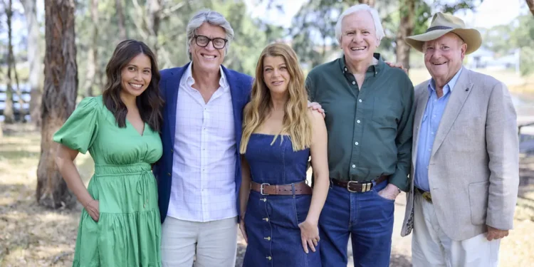 Five Better Homes and Gardens presenters together outdoors
