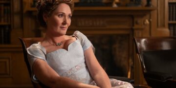 Ruth Gemmell as Lady Violet Bridgerton seated in Bridgerton