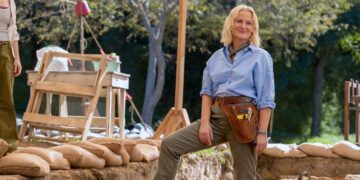 Amy Poehler at the archaeological dig site in Dig