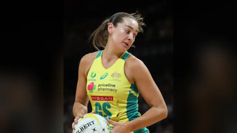 Australian Diamonds player holding a netball during the Constellation Cup