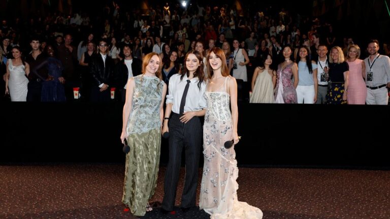 Daisy Edgar-Jones, Esmé Creed-Miles and Diana Reid greeting the Sydney premiere audience