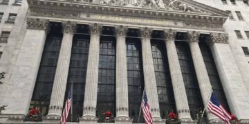 New York Stock Exchange building where Skydance Class B shares now trade