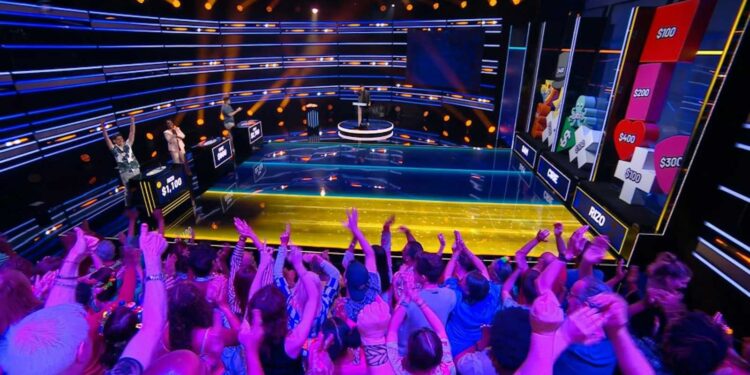 Stacks of Cash game show set and audience in the Portuguese production hub