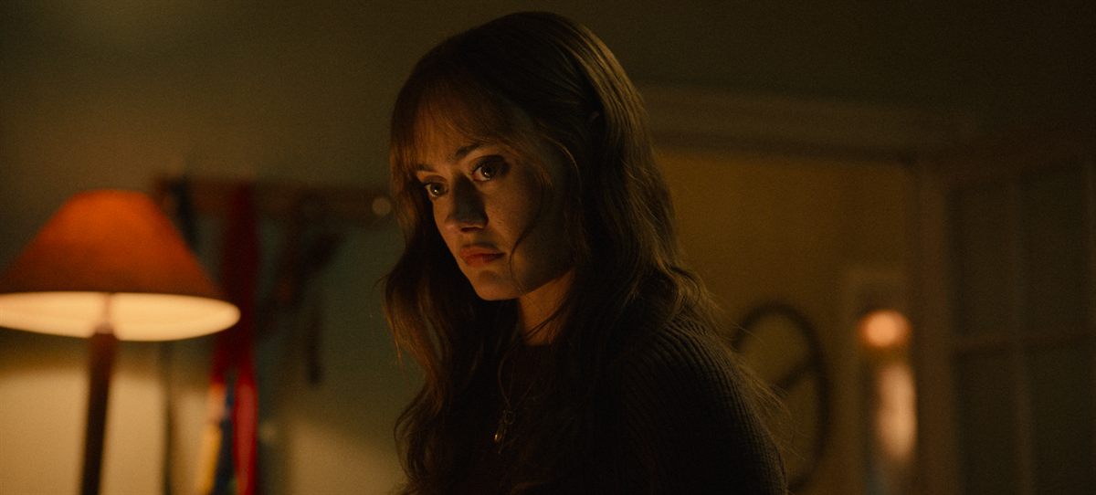 Ella Purnell as Rhiannon Lewis in Sweetpea Season 2.