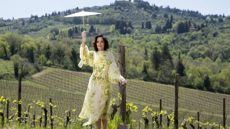 Parker Posey in an Italian vineyard in the Disney+ series The Mob