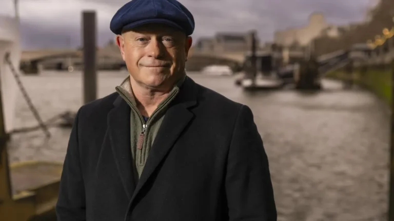 Who Do You Think You Are? UK on SBS: Ross Kemp traces a shipwreck survivor programme image