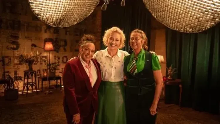 Take 5 with Zan Rowe on ABC: Vika and Linda Bull share their family soundtrack programme image